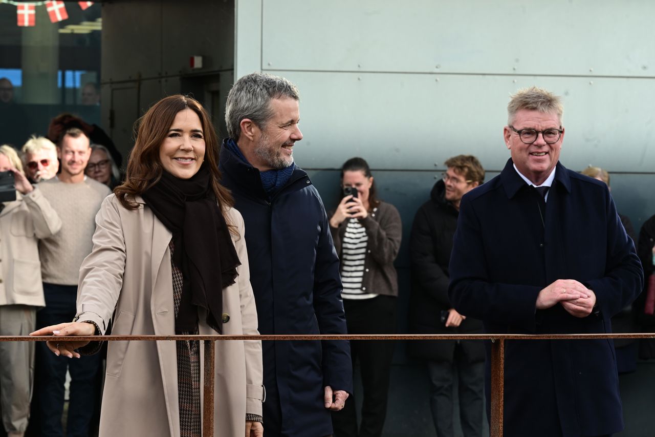 Kongeparret ved regnvandsbassinet på Østervold