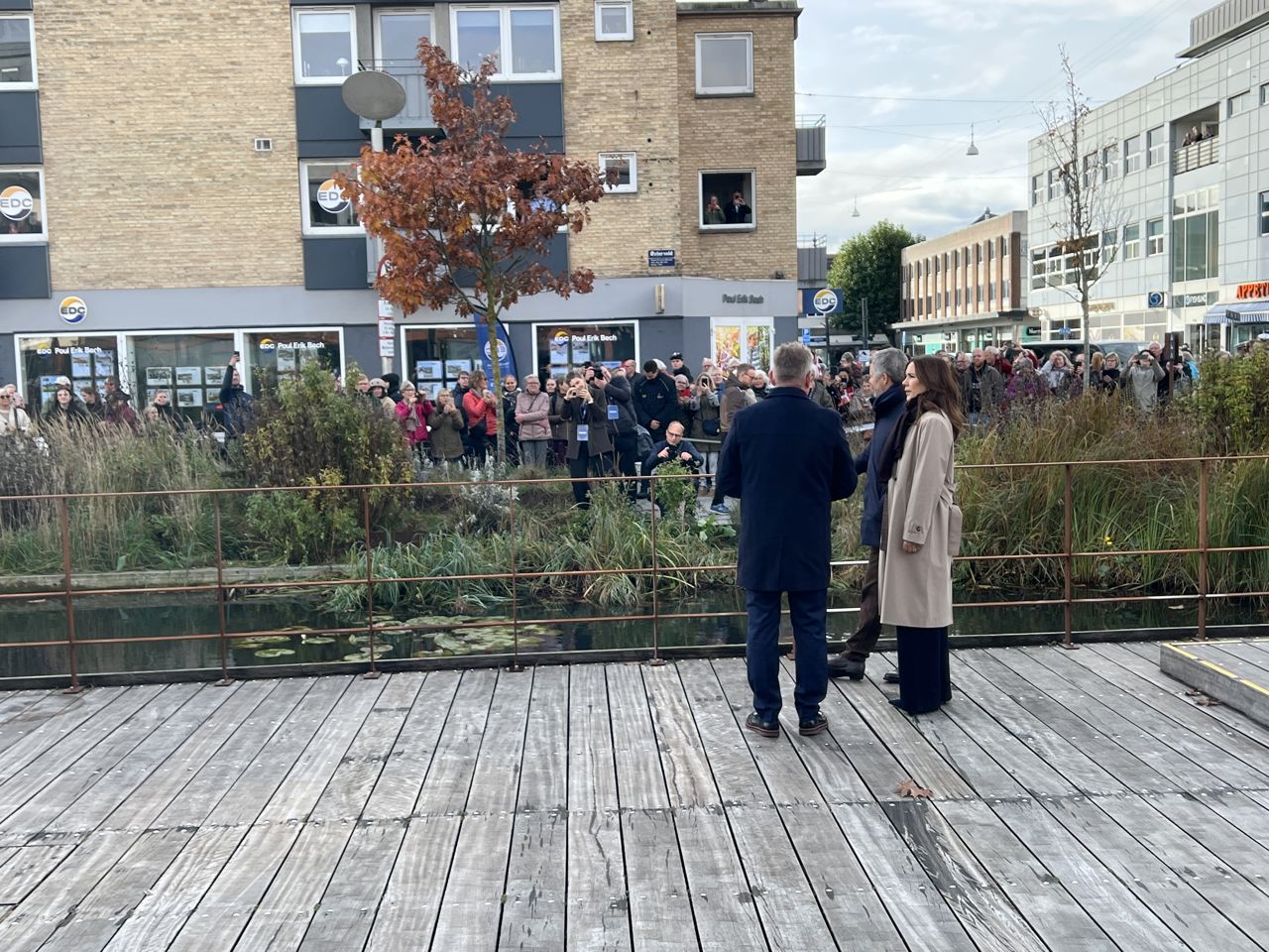 Kongeparret ved regnvandsbassinet på Østervold