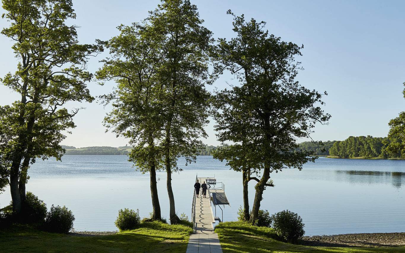 Badebro ved Fussing sø