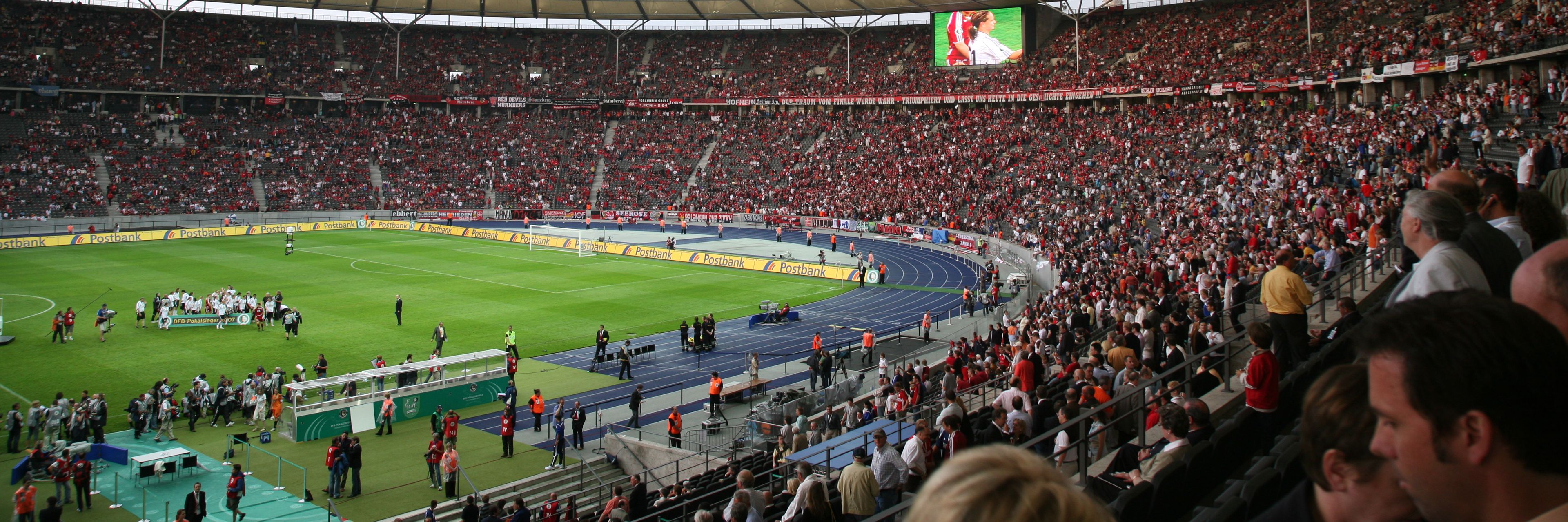 Fodboldstadion