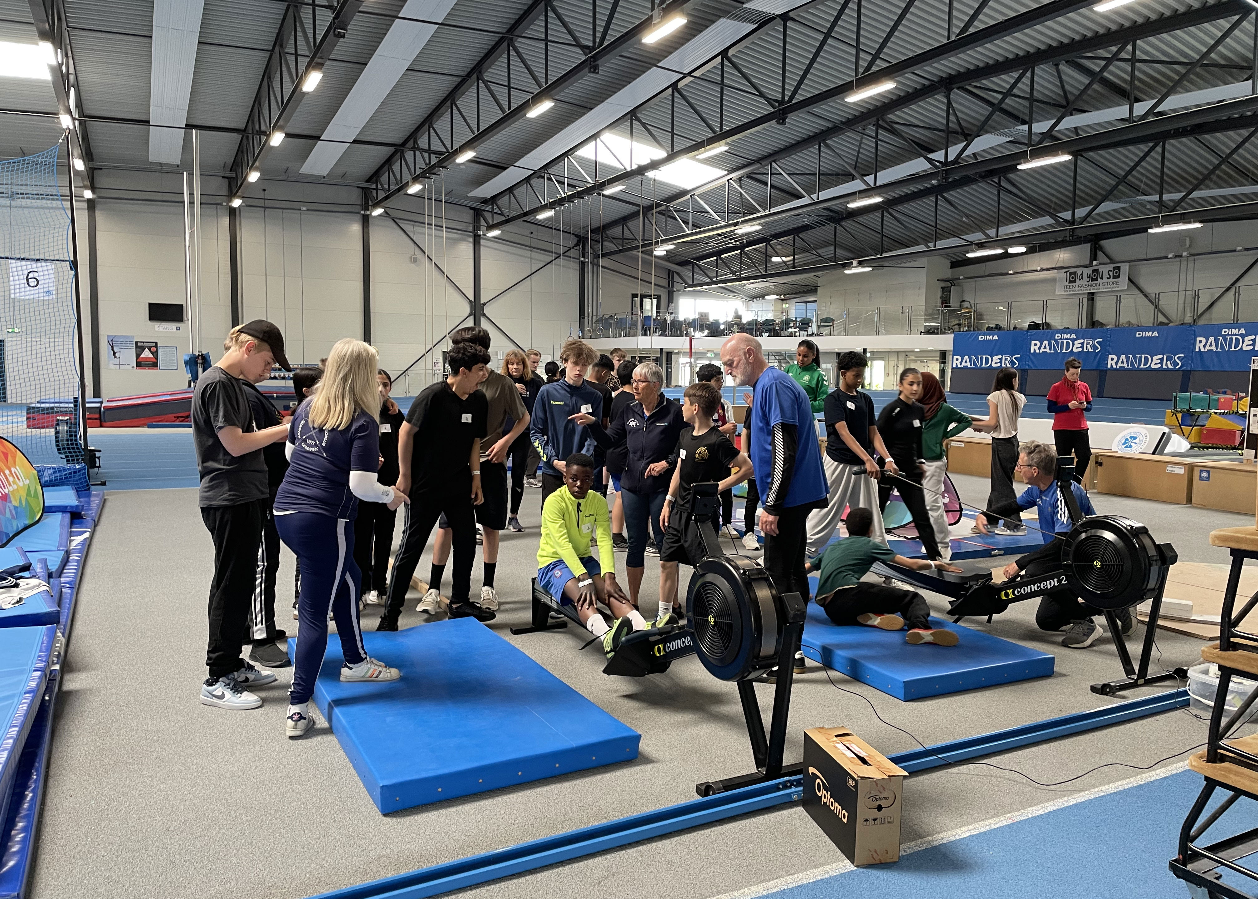 Dyst i roning på romaskiner til Skole OL