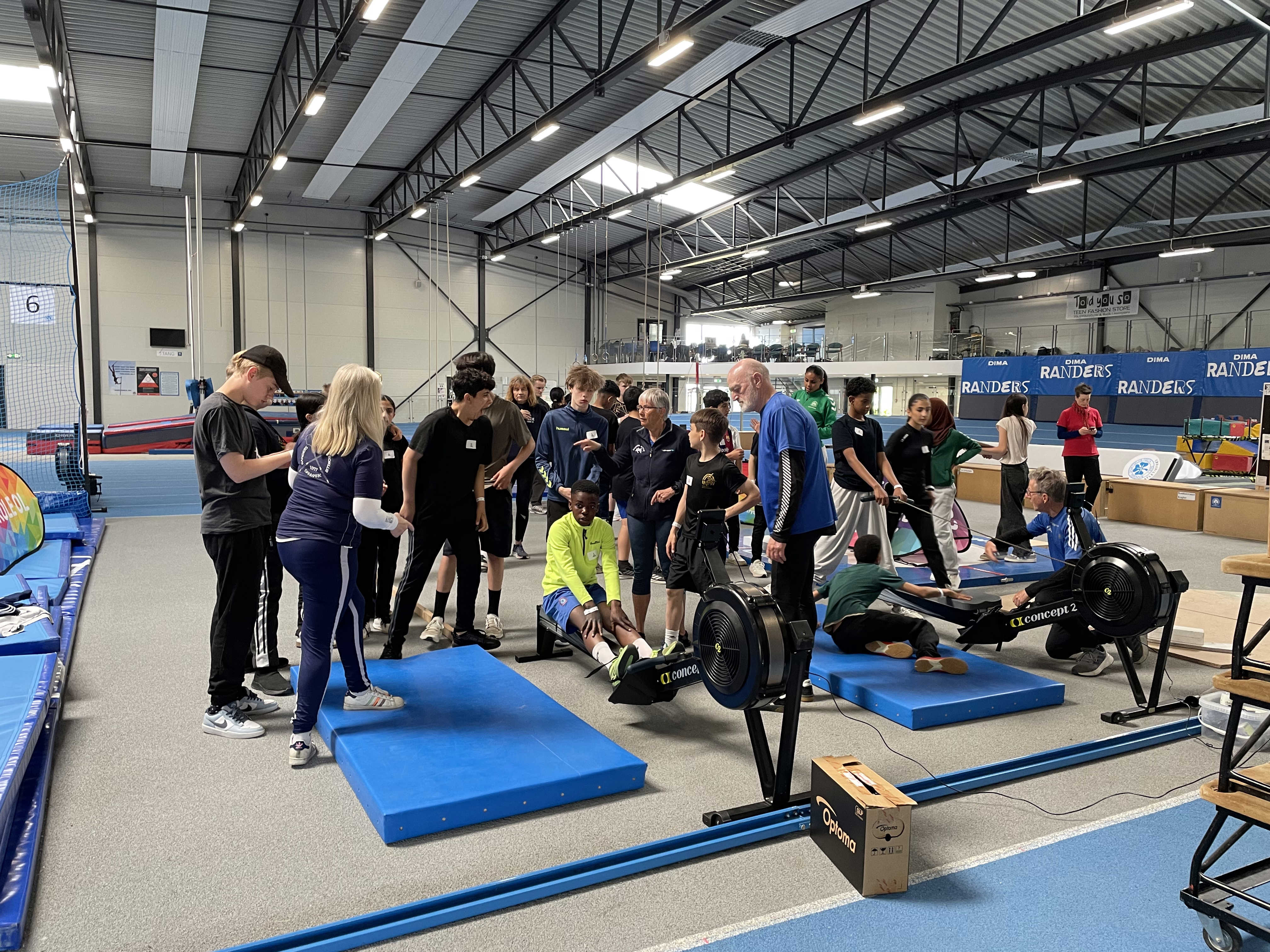 Dyst i roning på romaskiner til Skole OL