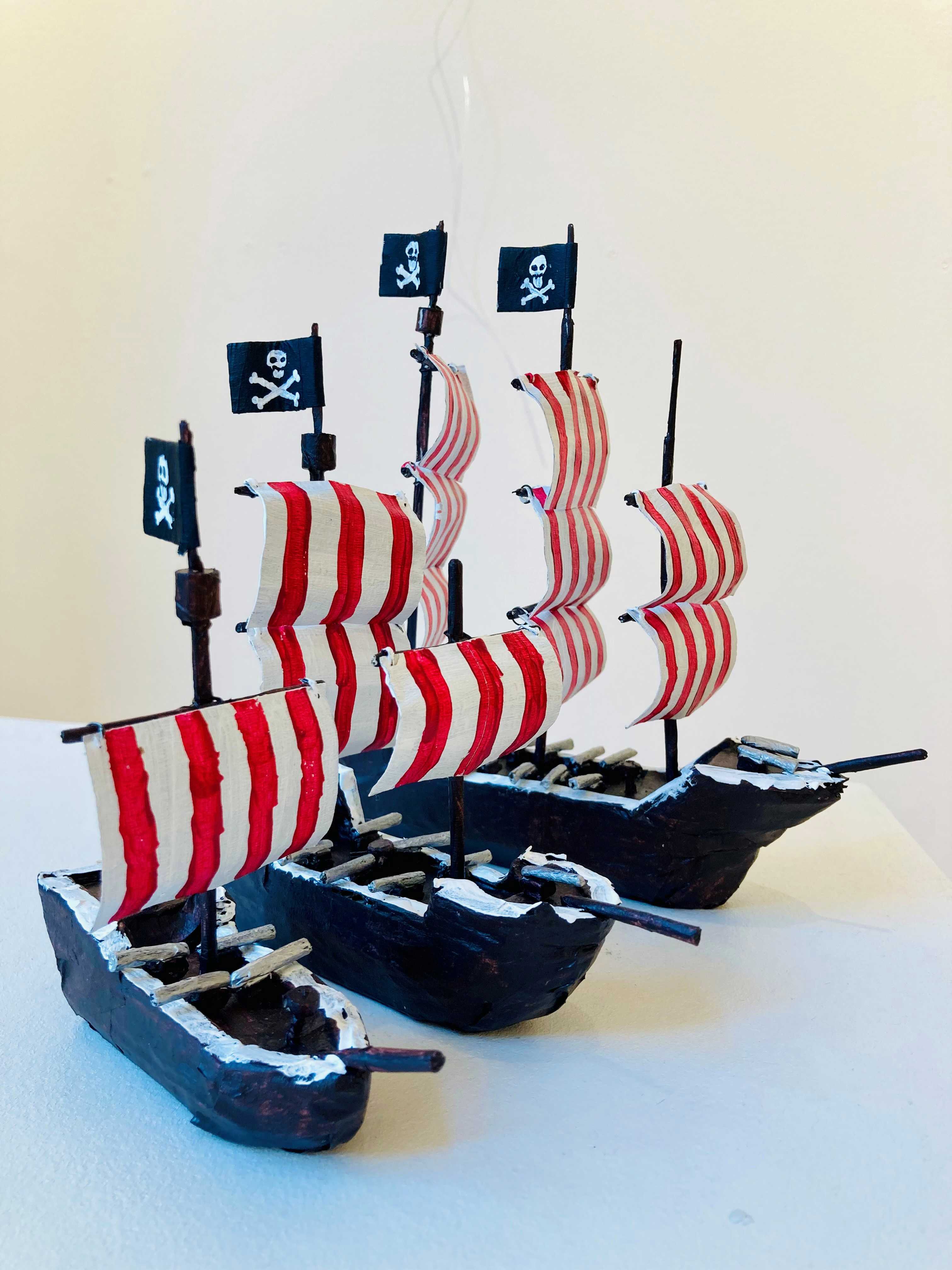 Værk fra udstillingen 'En verden i pap' på GAIA