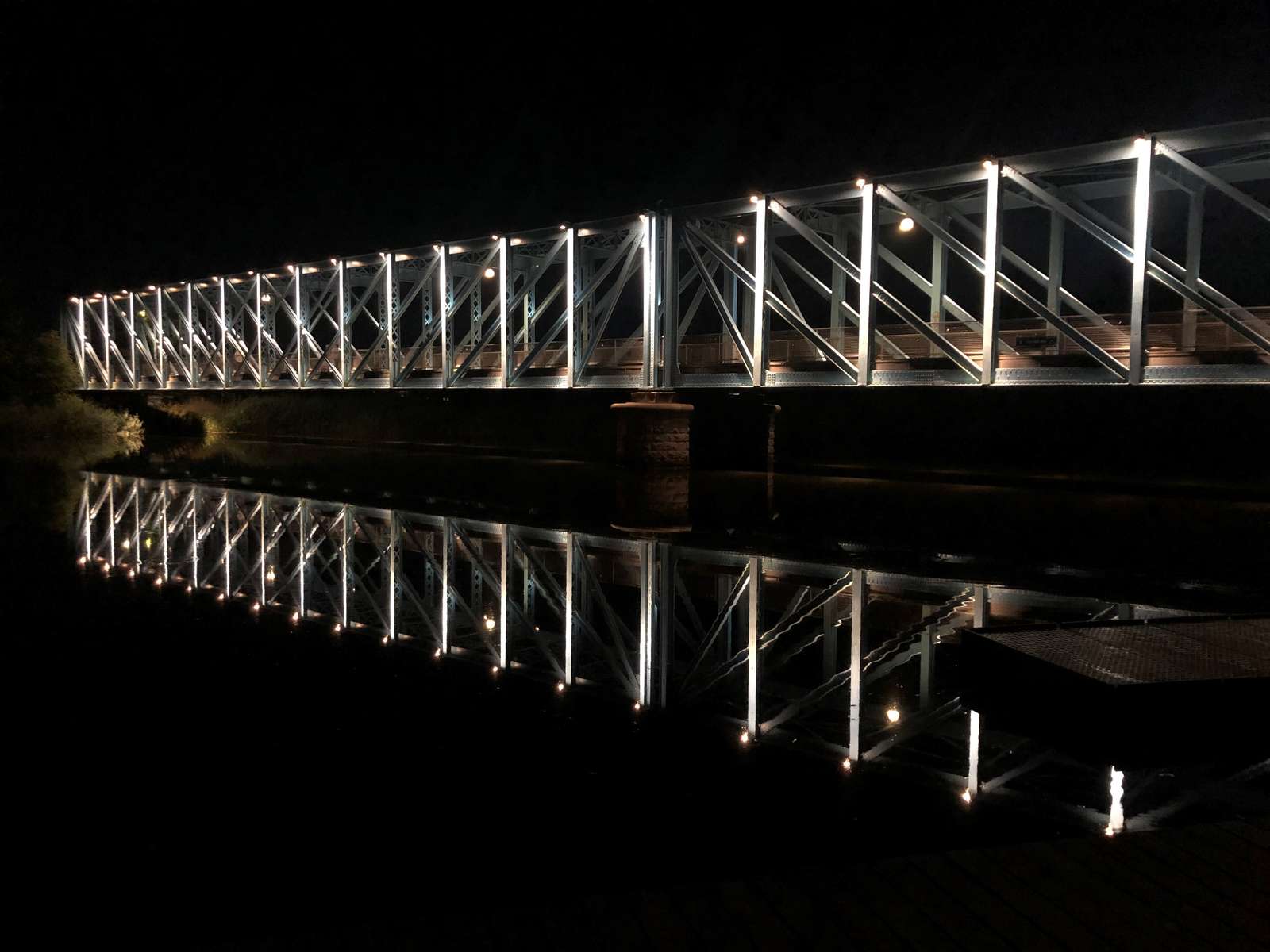 Den Blå bro med lys om natten