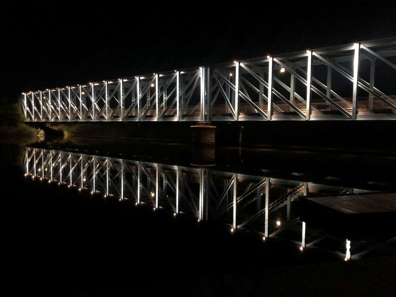 Den Blå bro med lys om natten