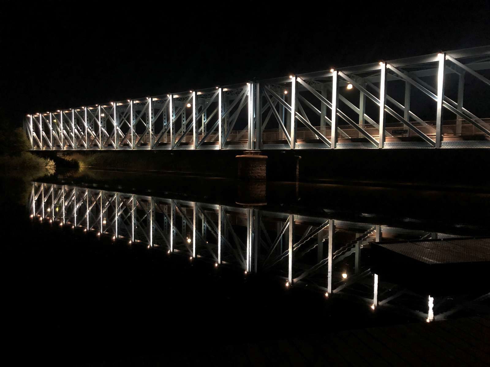 Den Blå bro med lys om natten