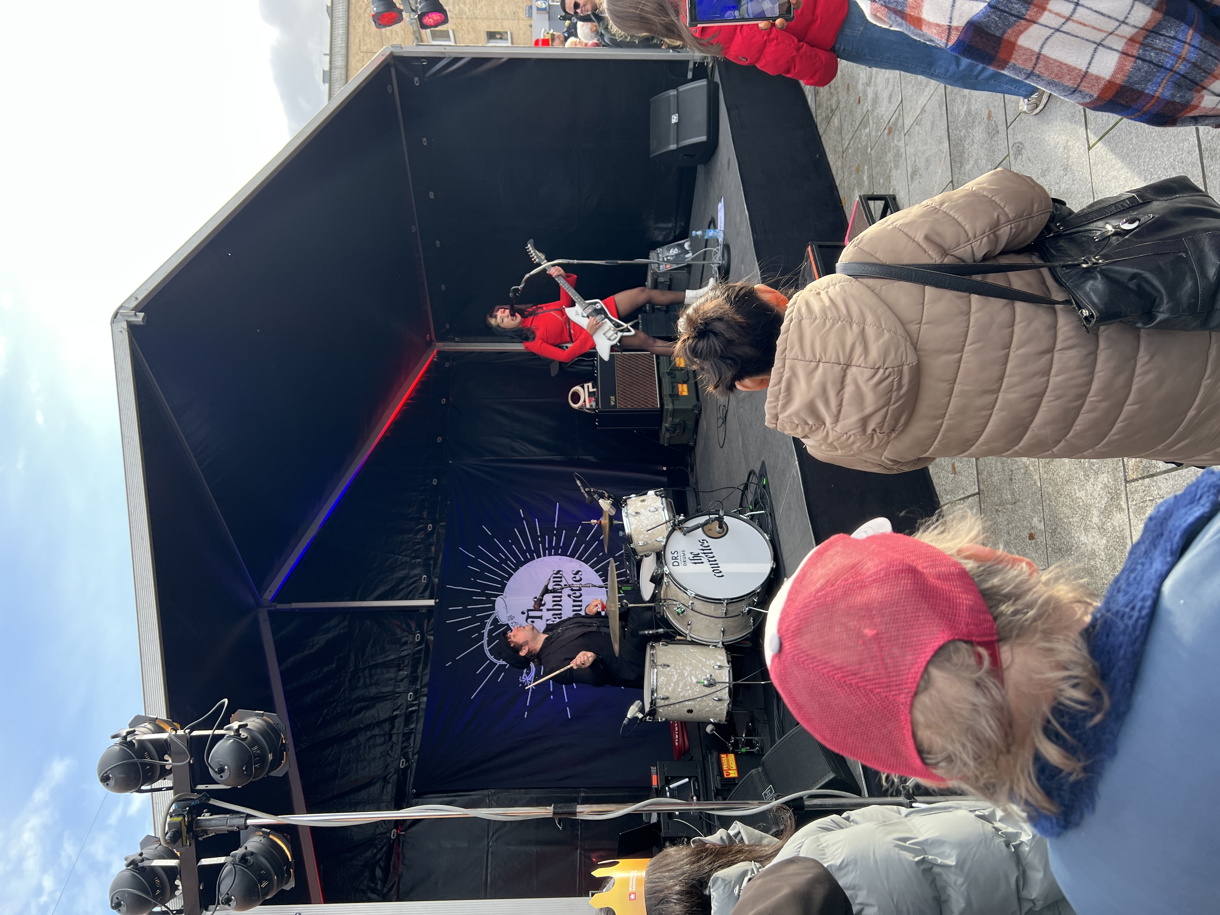 The Courettes spiller på Østervold