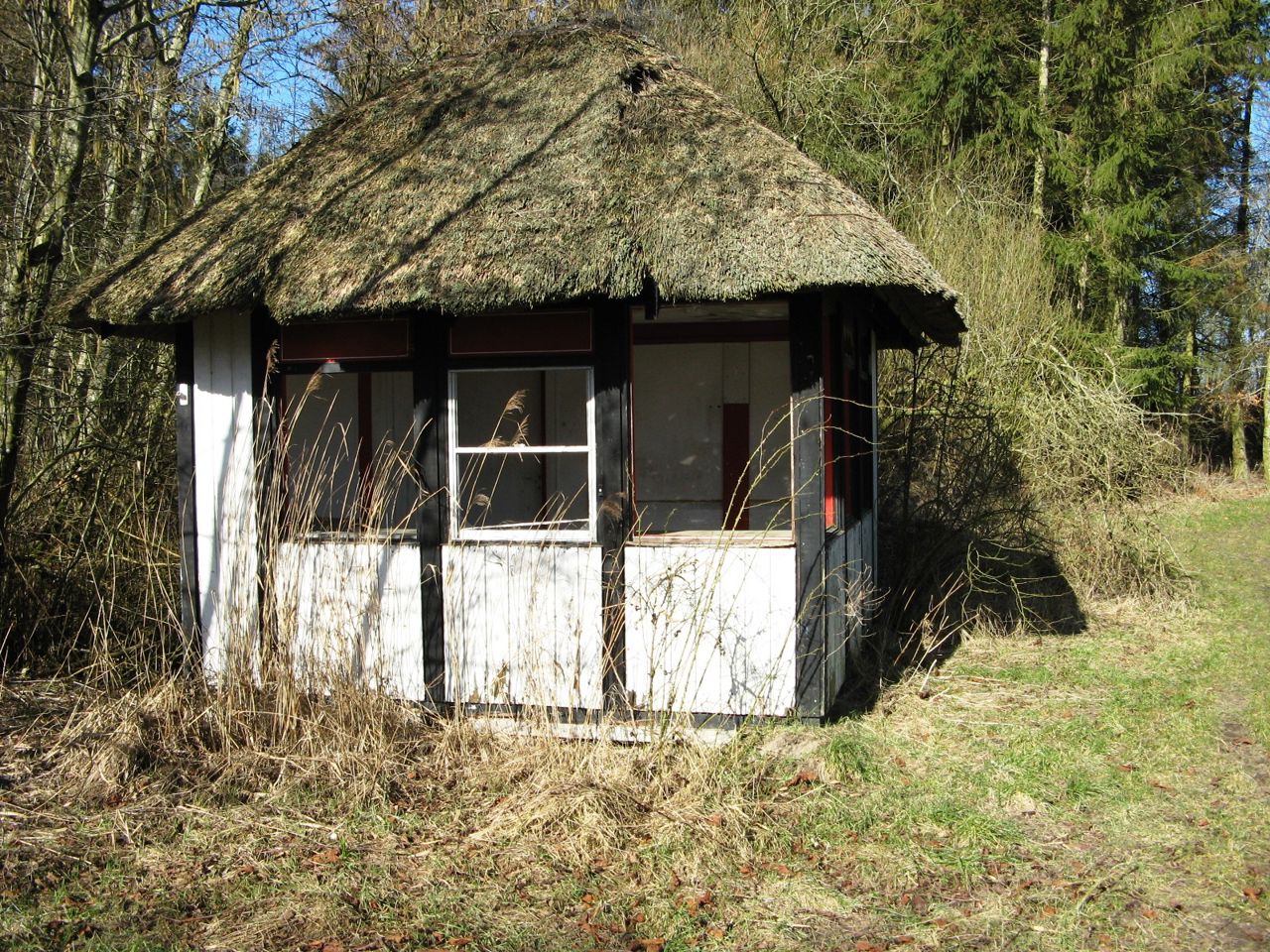 Et lille hus i området ved Gjerlev Kær