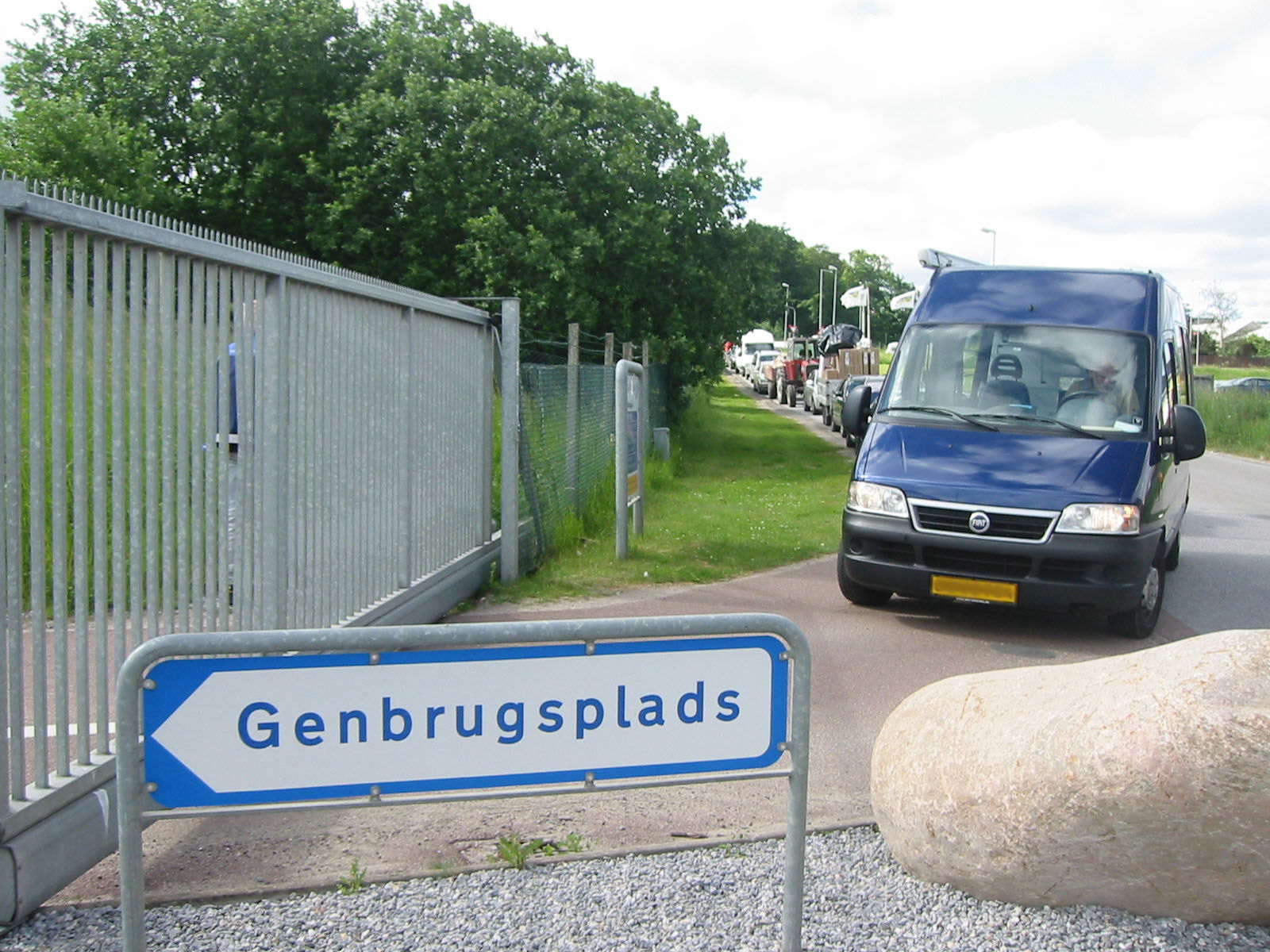 Skilt ved indkørsel til genbrugspladsen