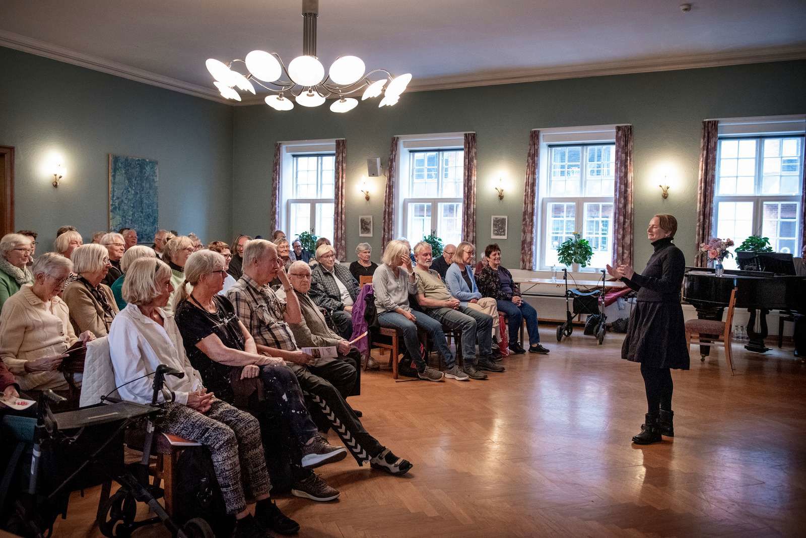 Ældre forsamling til foredrag