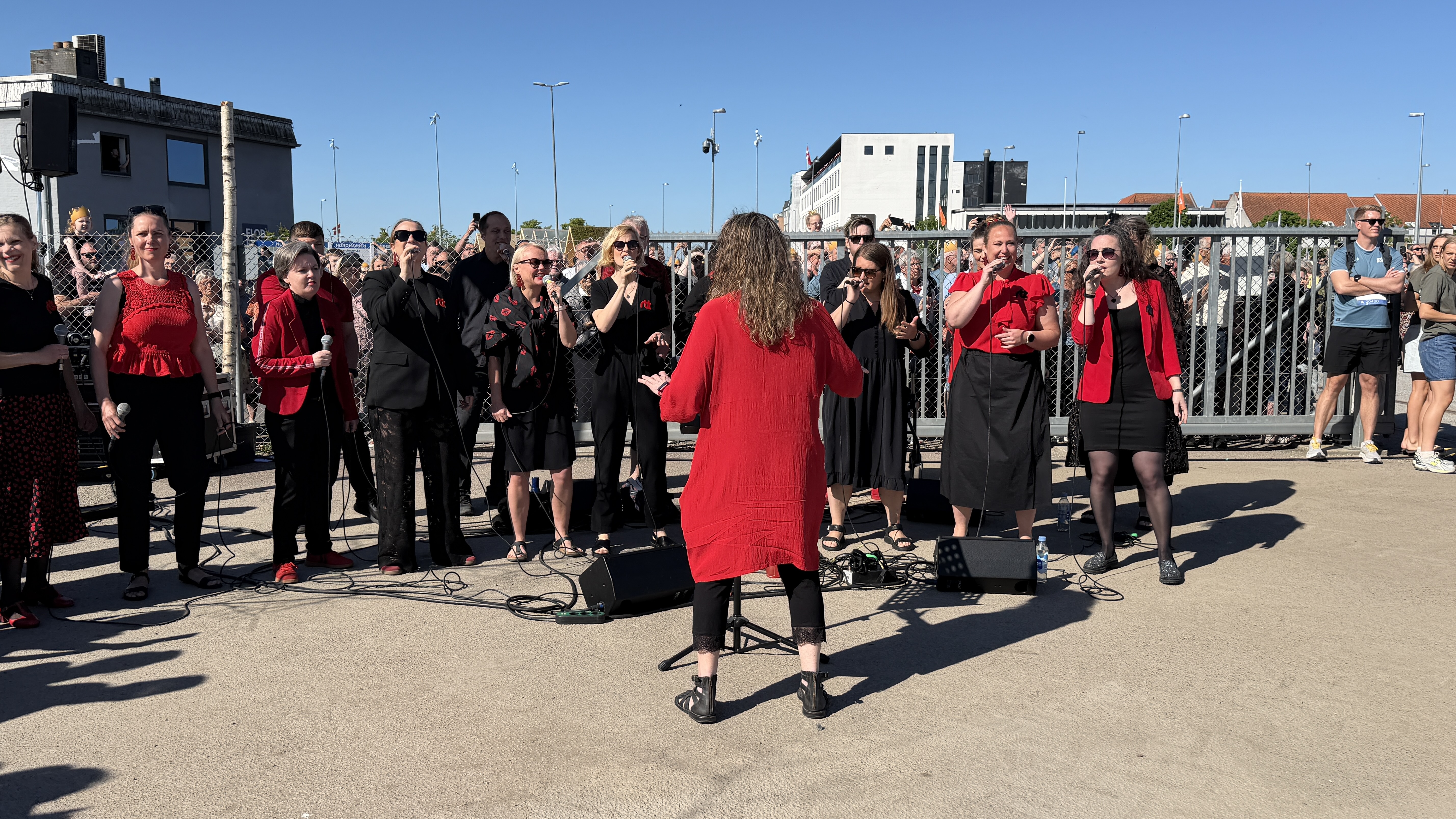 Randers Teater Kor synger på Randers Havn