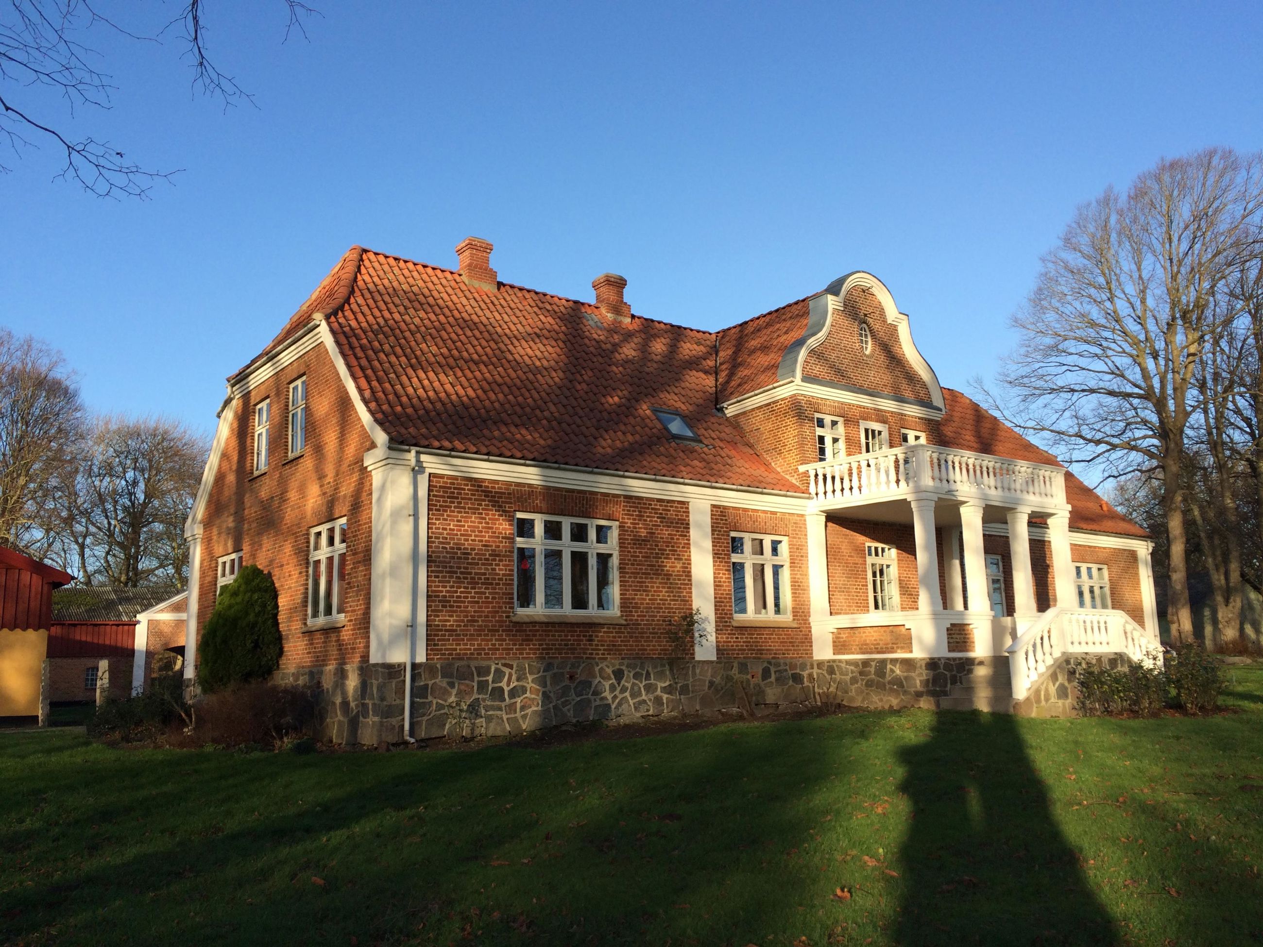 Udbynedervej 1 rødt murstenshus efter istandsættelsen