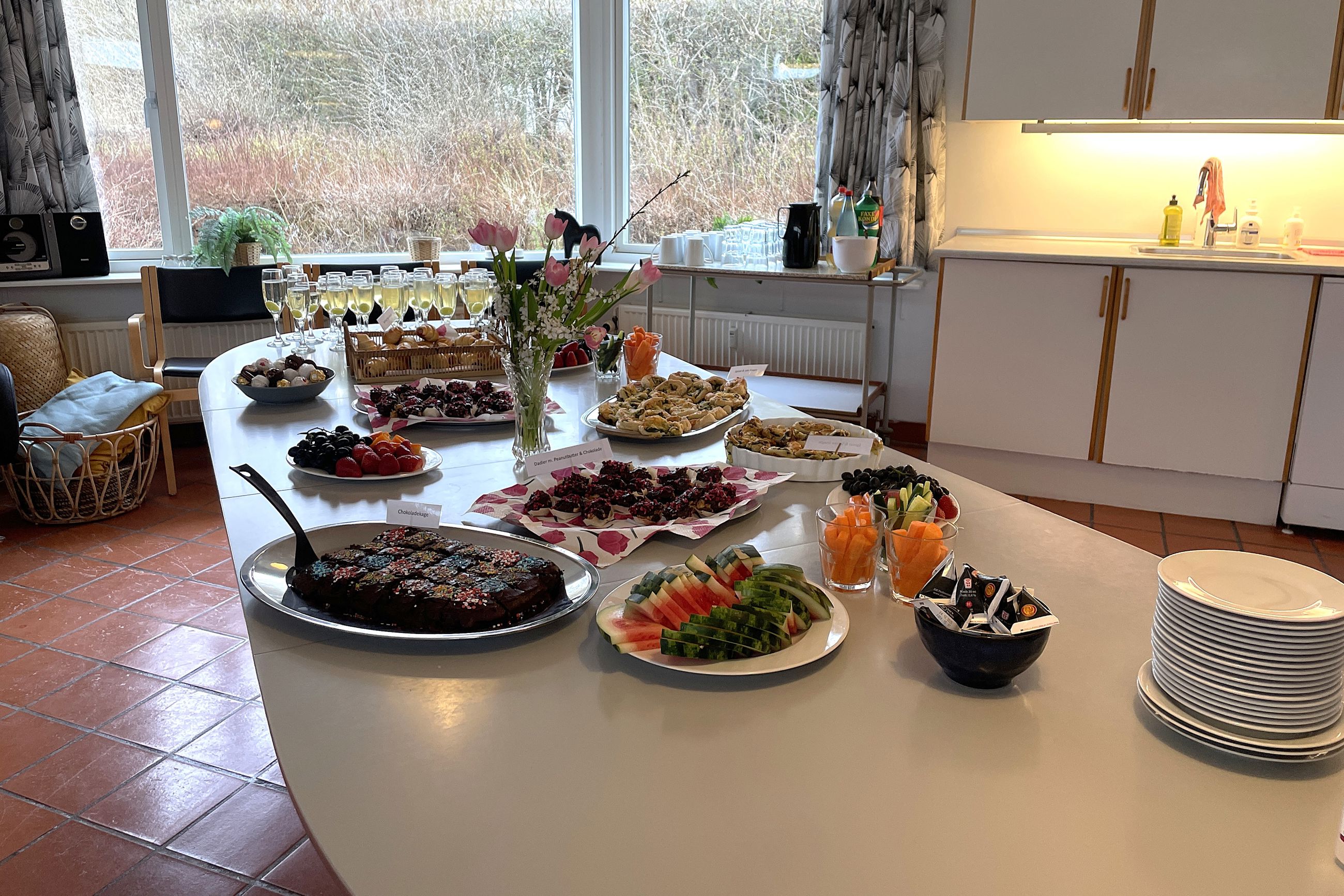 Lækkerier til fejringen af indvielsen på Vester Tværvej 11