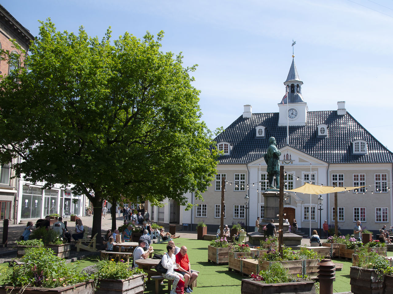 I yderligere en måned bliver det muligt at nyde den populære Rådhushave i centrum af Randers. Arkivfoto fra sommeren 2024.