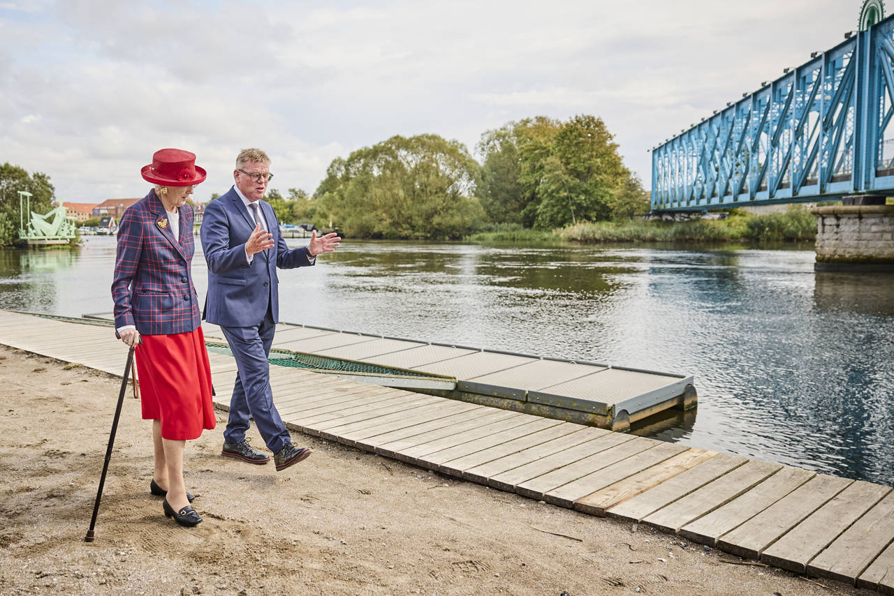 Dronningen og borgmesteren ved Den Blå Bro