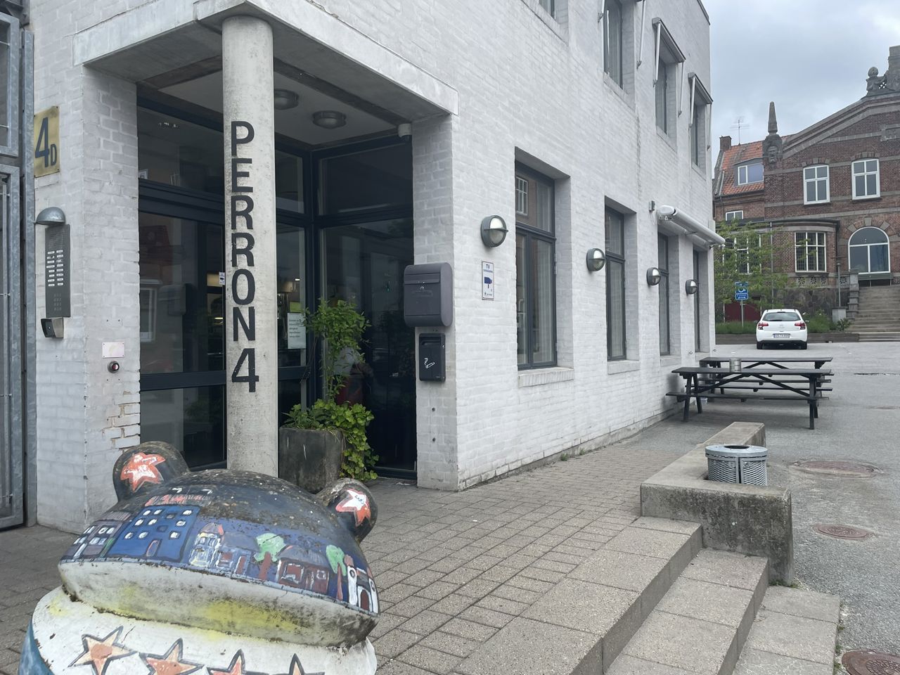 Perron 4