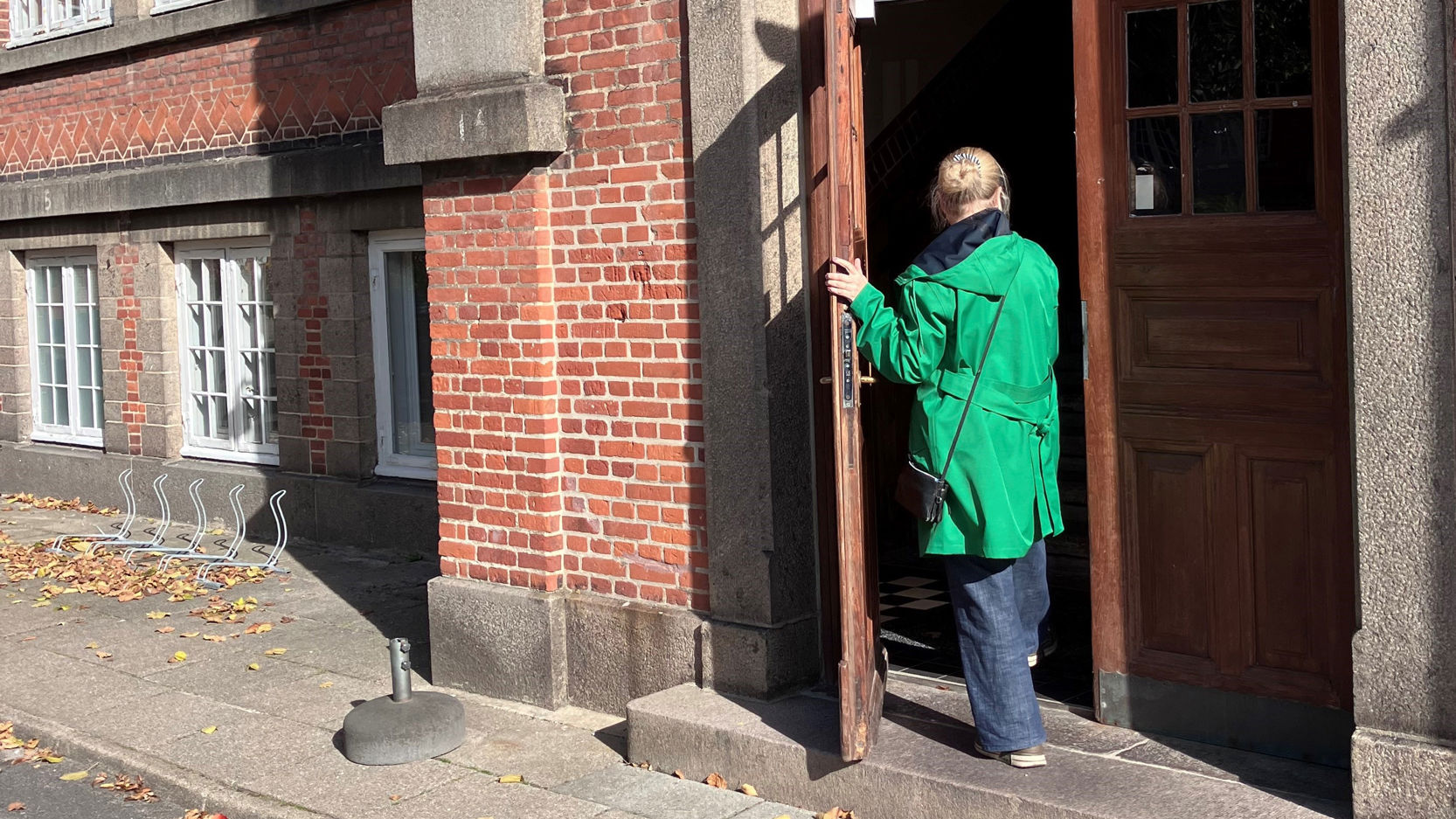 Indgang til Huset Tværs