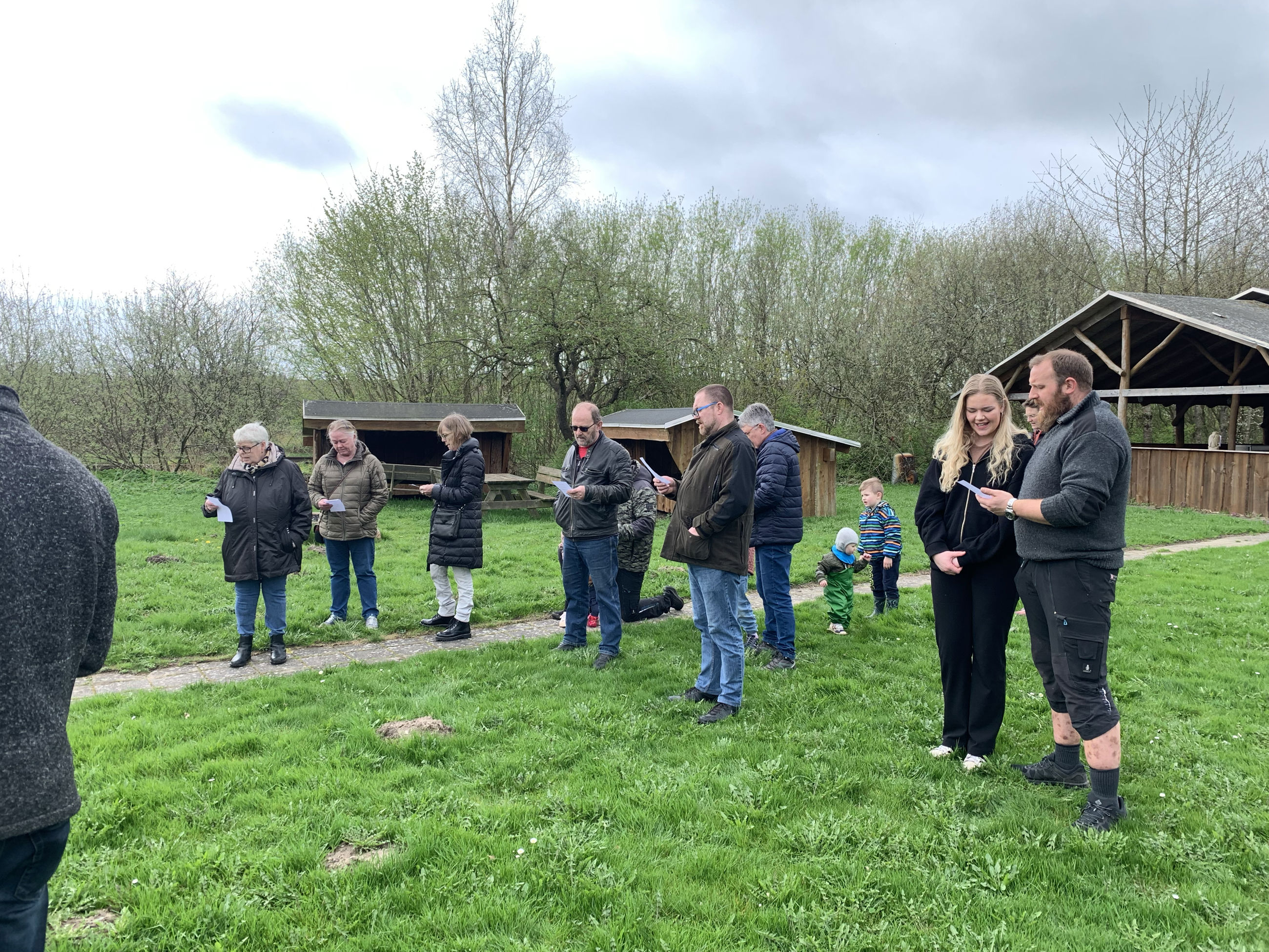 Fællessang i forbindelse med fejringen af borger nr. 100.000 i Uggelhuse