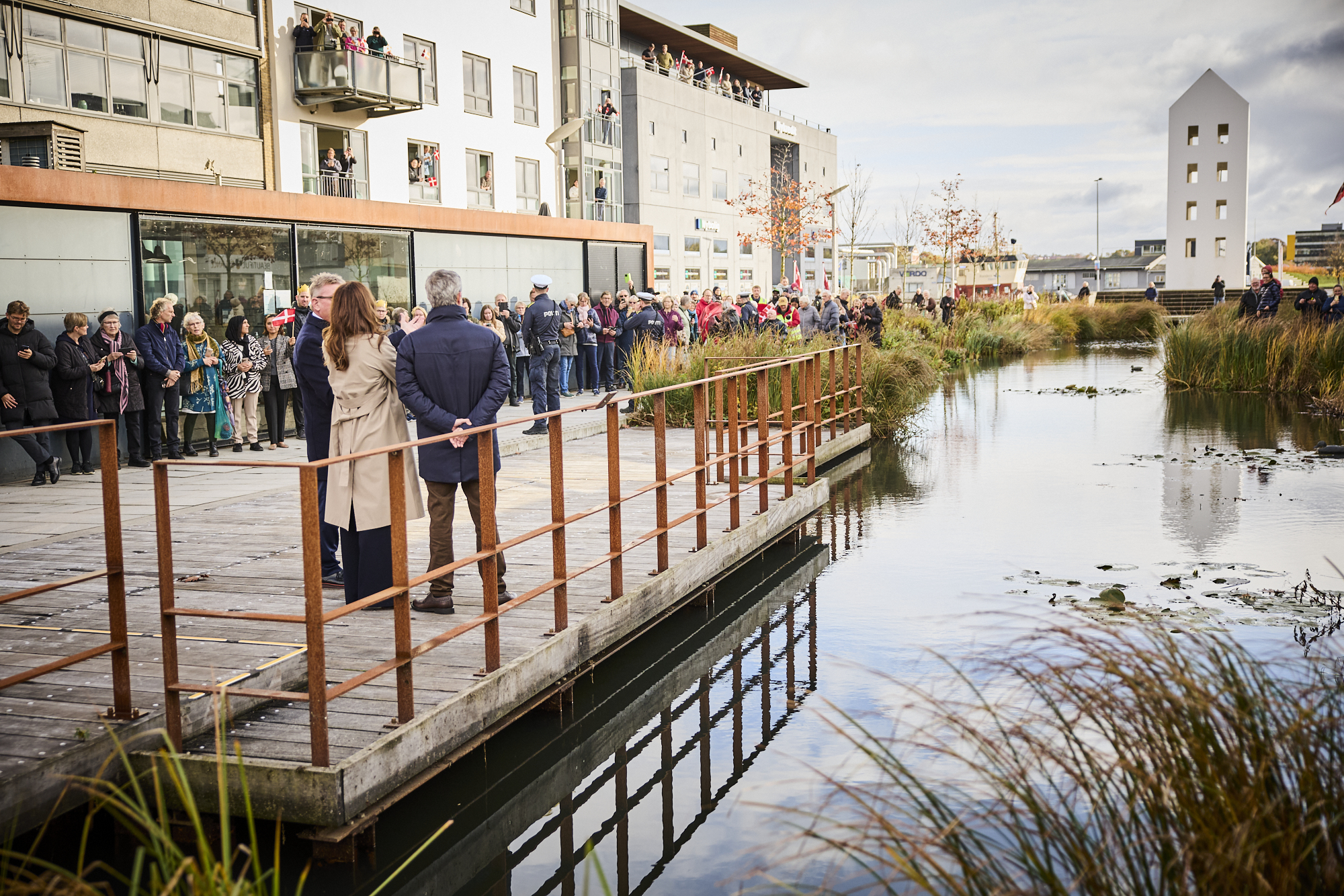 Kongeparret ved regnvandsbassinet på Østervold