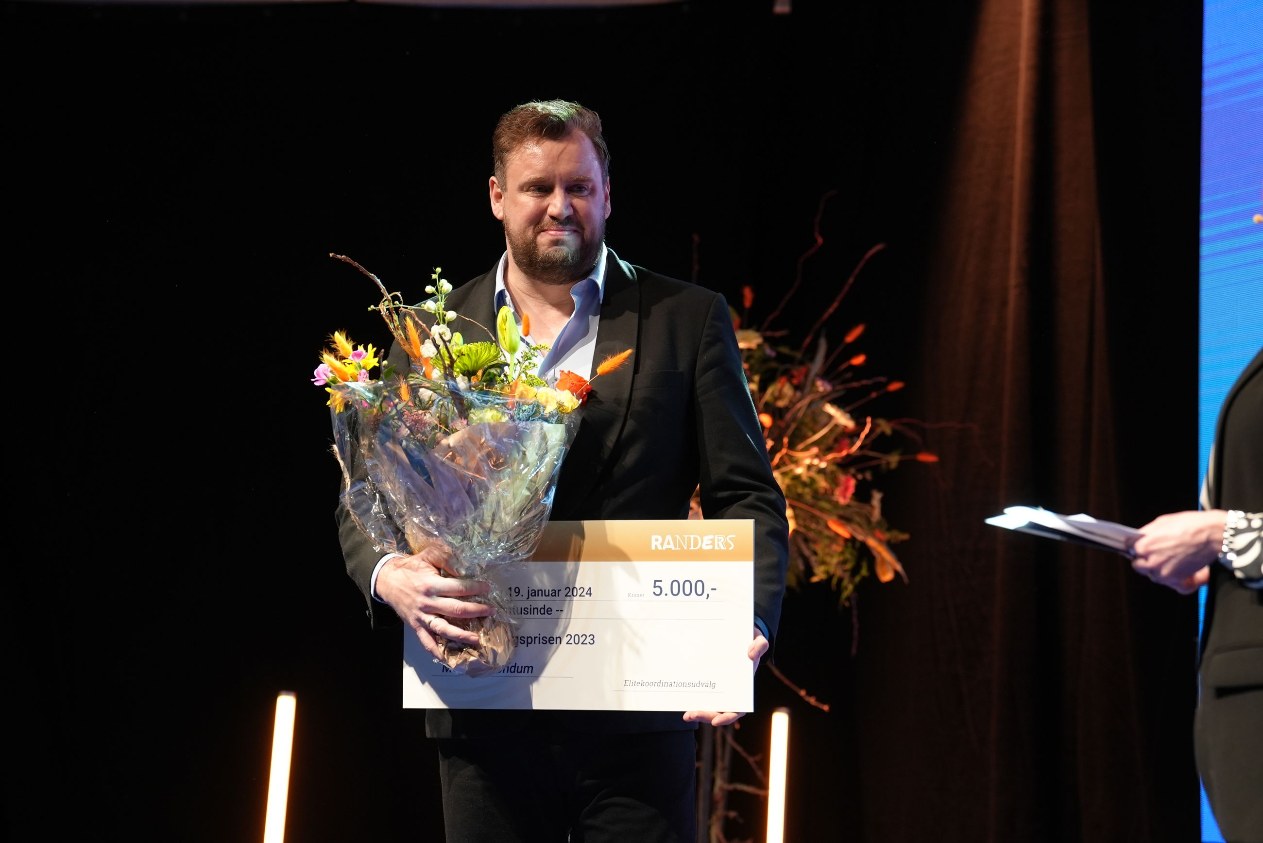 Morten Brøndum fra Swim Team Neptun modtager Talentudviklingsprisen.