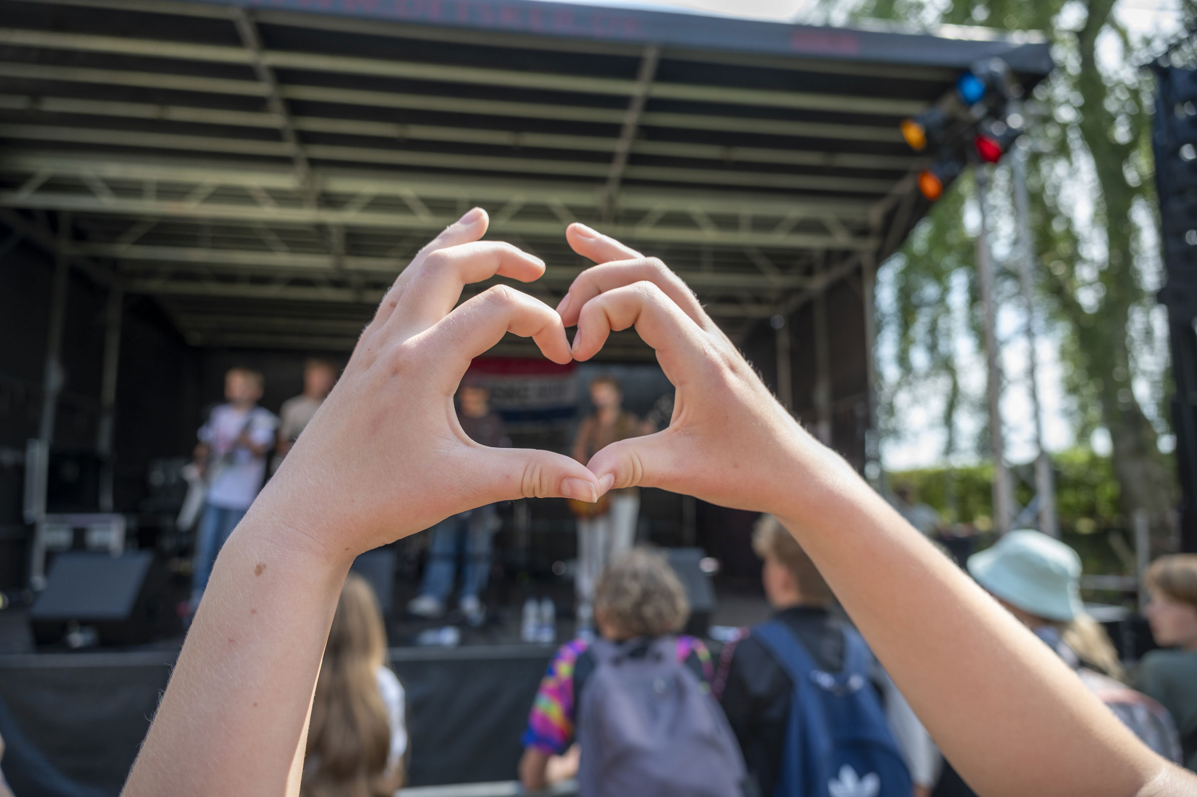 Hjerte med hænderne