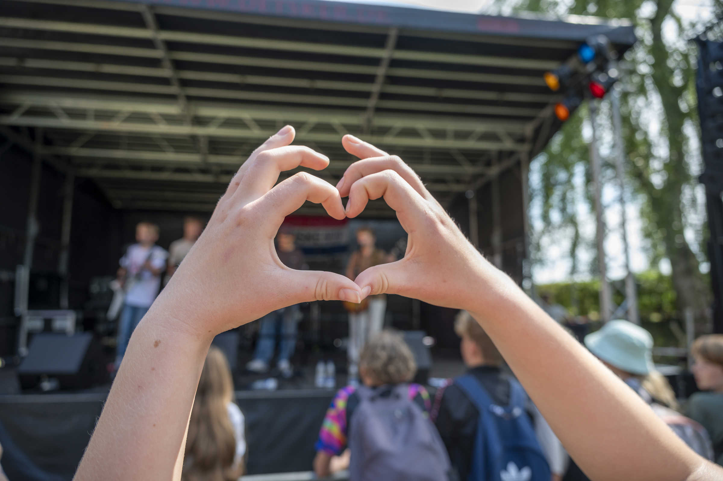 Hjerte med hænderne