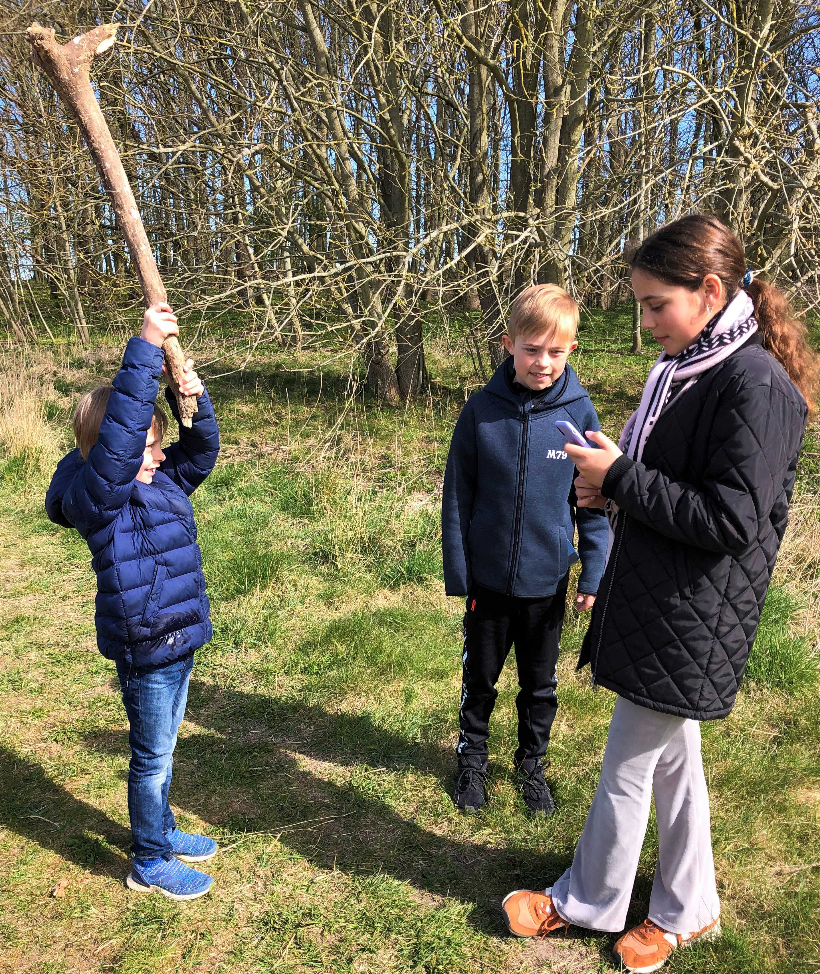 Familie på natureventyr