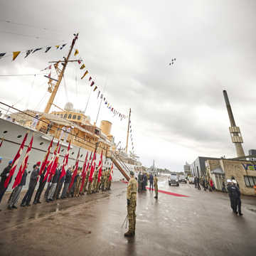 Jagerfly over havnen i anledning af Dronning Margrethe 2.'s besøg
