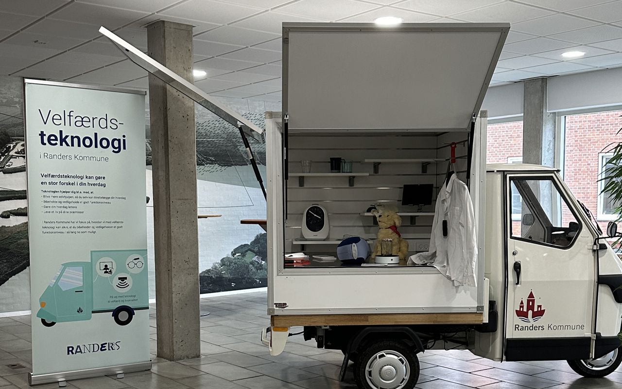 Tuk Tuk med udstilling af velfærdsteknologi