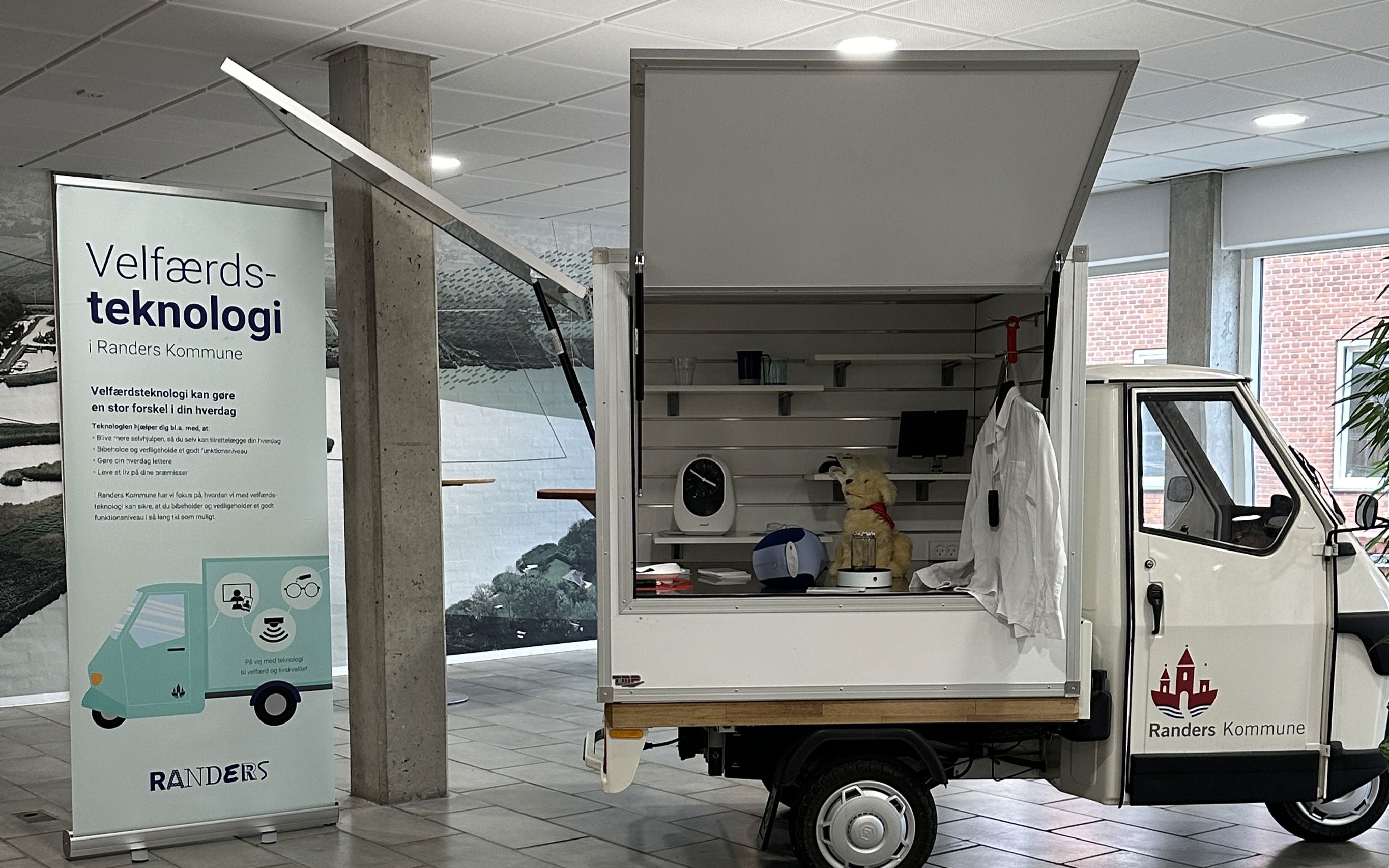 Tuk Tuk med udstilling af velfærdsteknologi