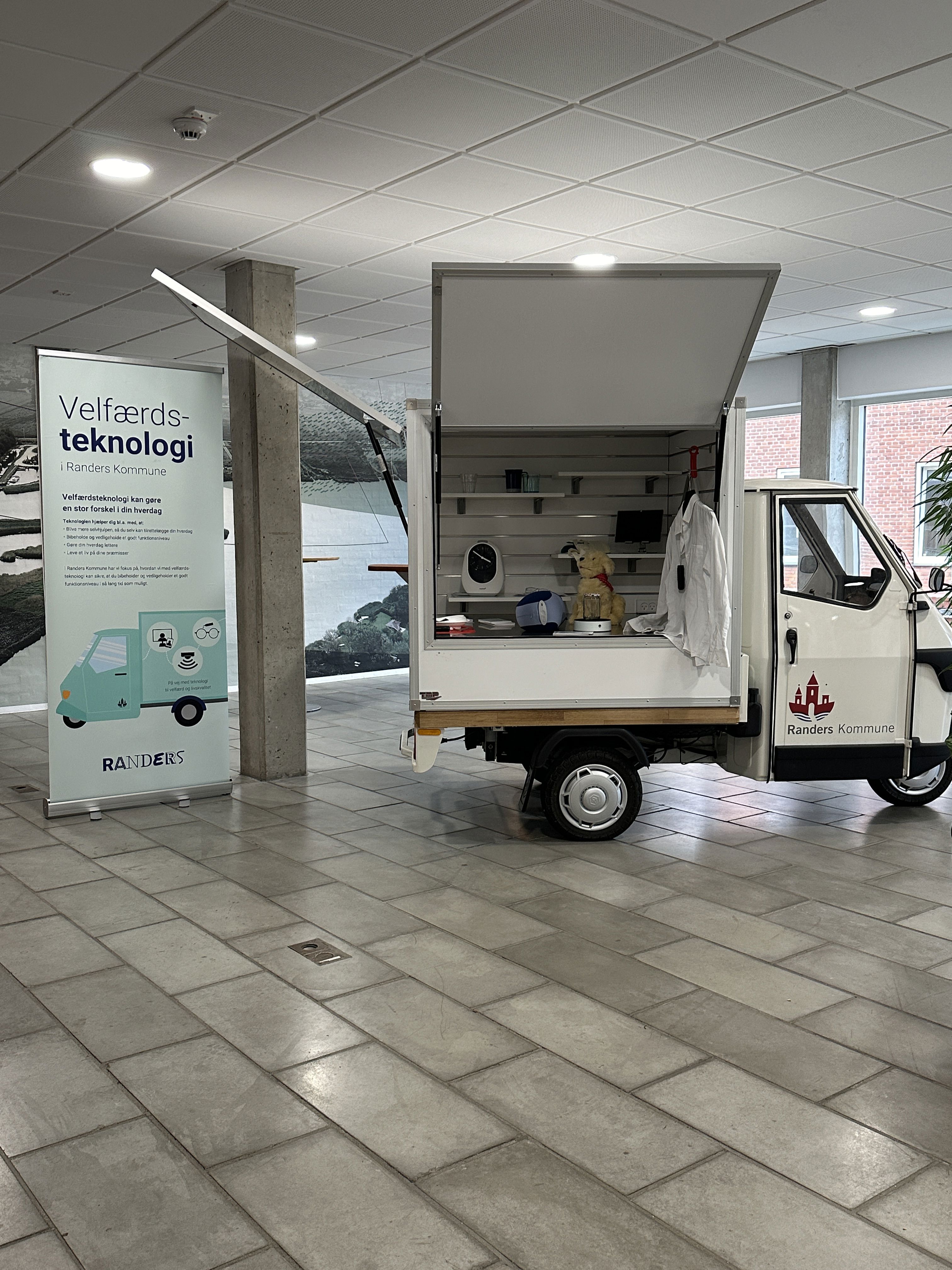 Tuk Tuk med udstilling af velfærdsteknologi