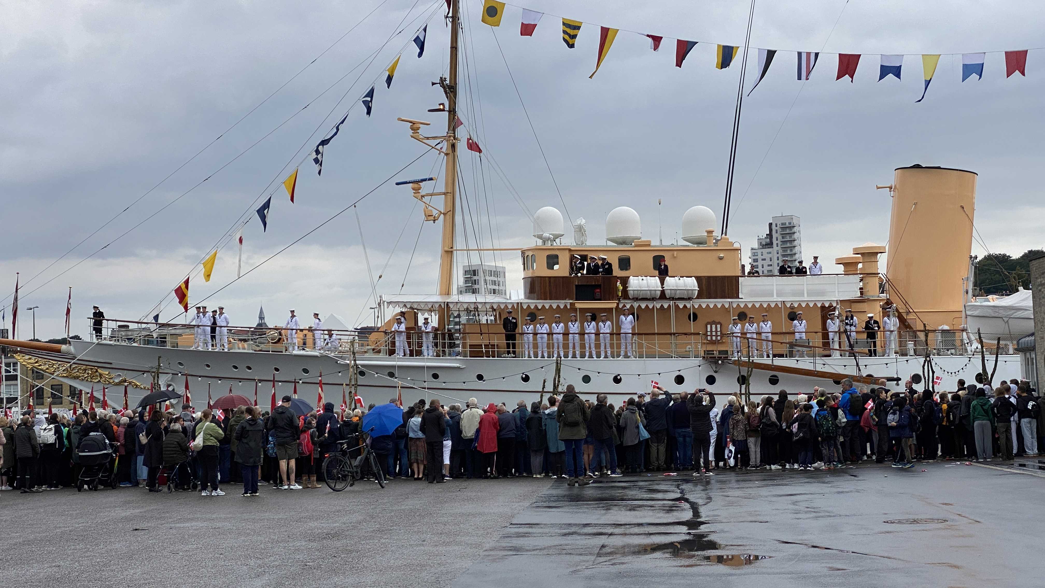 Kongeskibet Dannebrog i Randers Havn