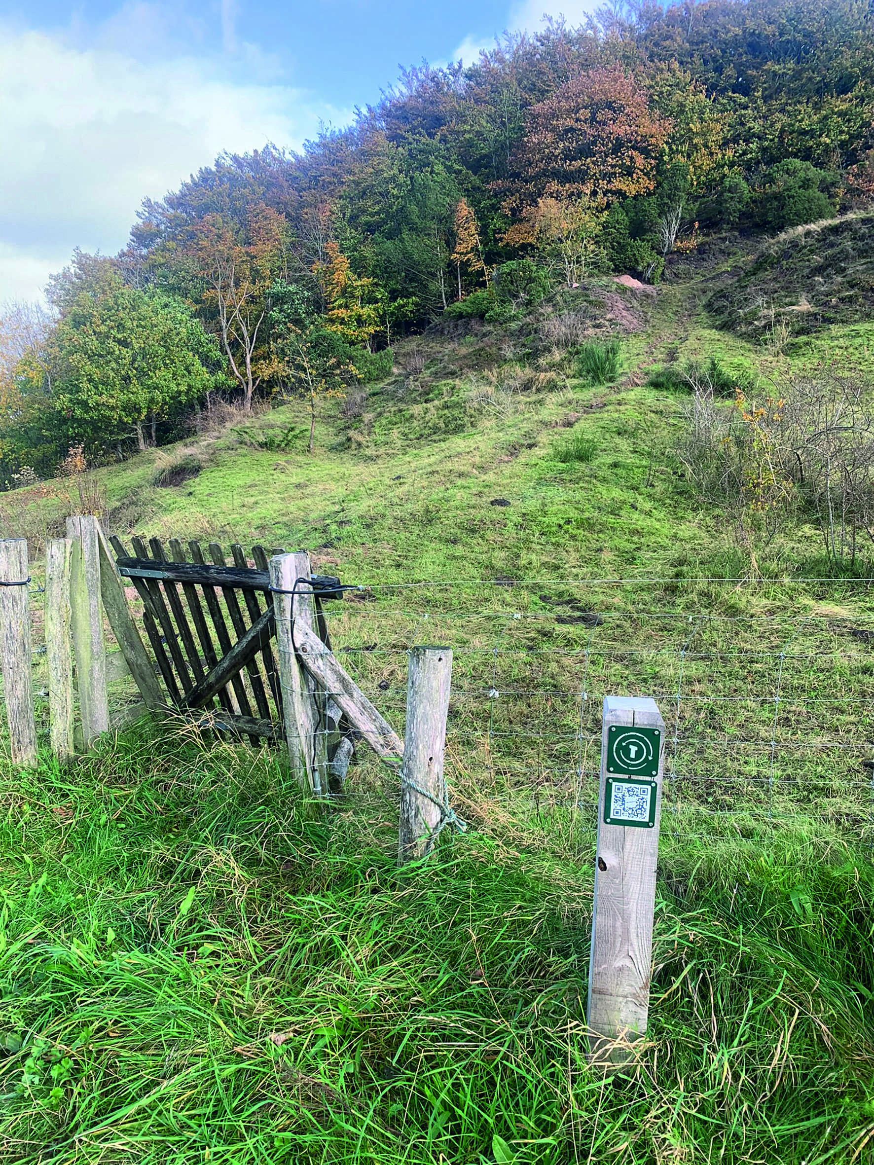 Nedslag og QR-kode på Tidsrejsen i Volk Mølle Bakker