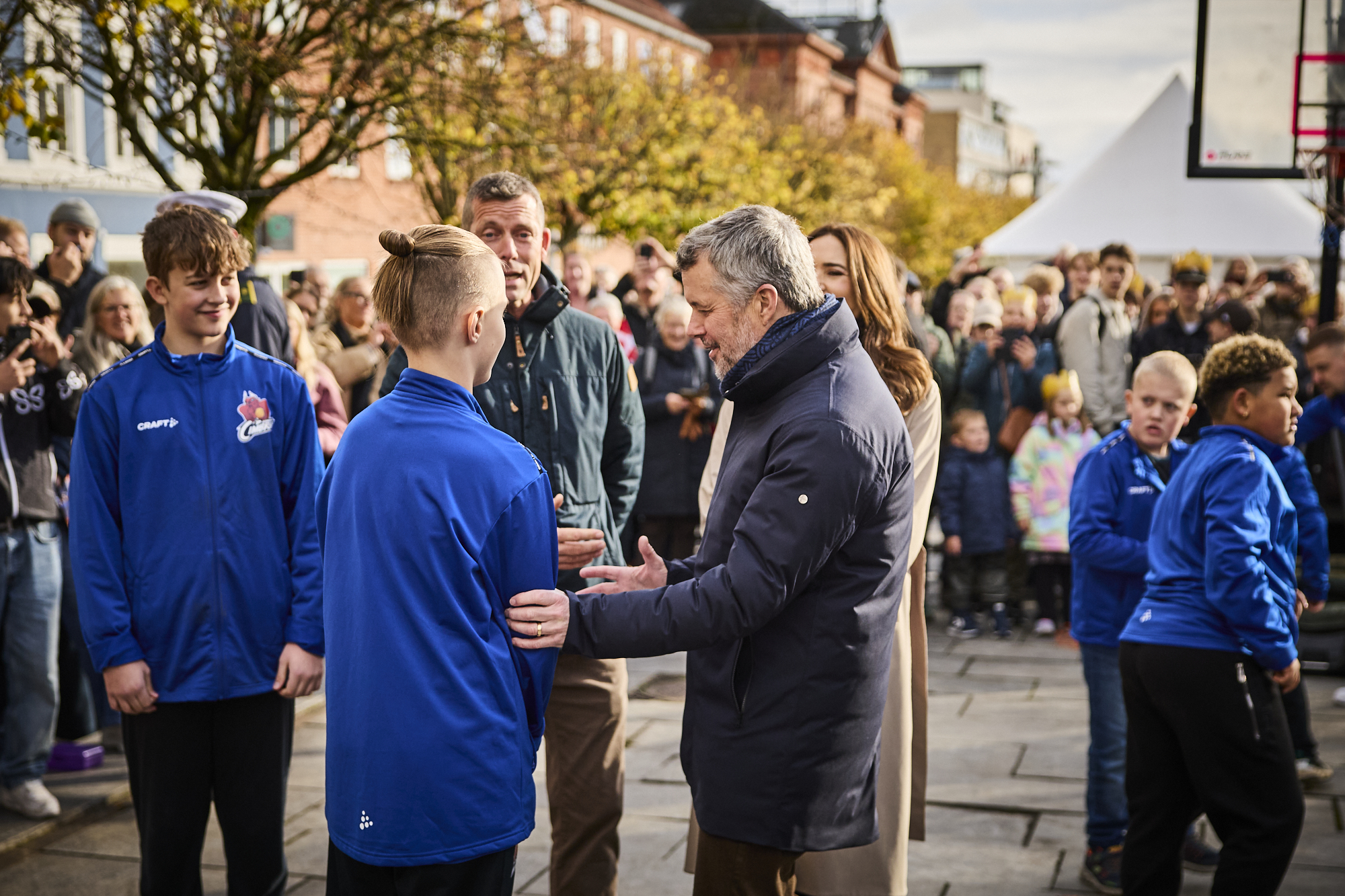 Kongeparret oplever parasport på Østervold
